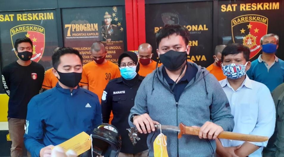 You are currently viewing Polisi Amankan 5 Pengeroyok Pemuda Hingga Tewas di Bojongloa Kidul