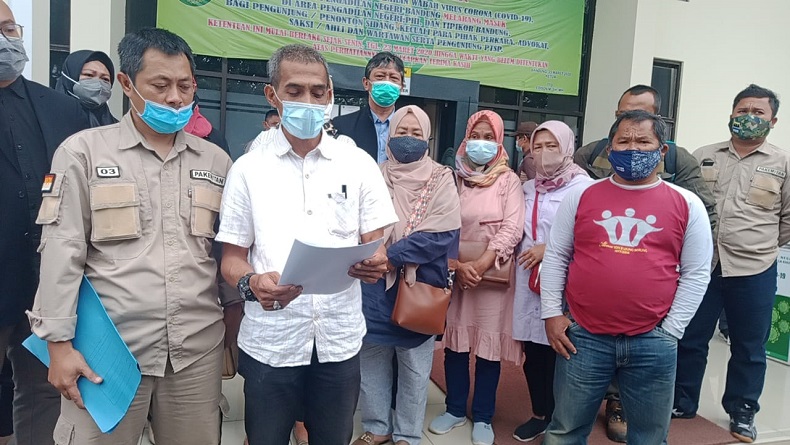 You are currently viewing Kasus Anak Gugat Ayah, Warga Tuntut Deden Cabut Gugatan terhadap Koswara